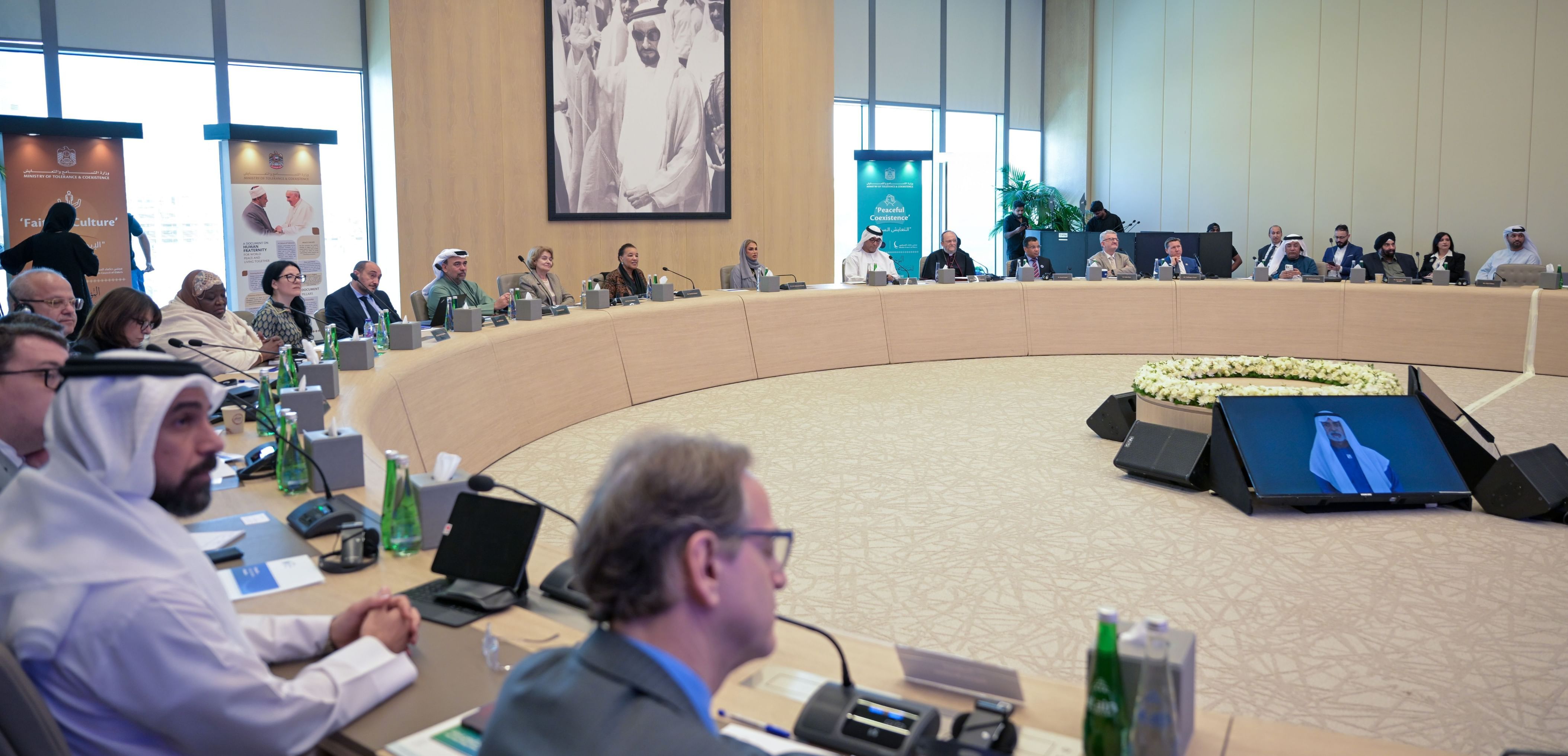 نهيان بن مبارك: تعلمنا من رئيس الدولة أن يكون التطور التكنولوجي والابتكار دائمًا انعكاسًا للقيم الأخلاقية