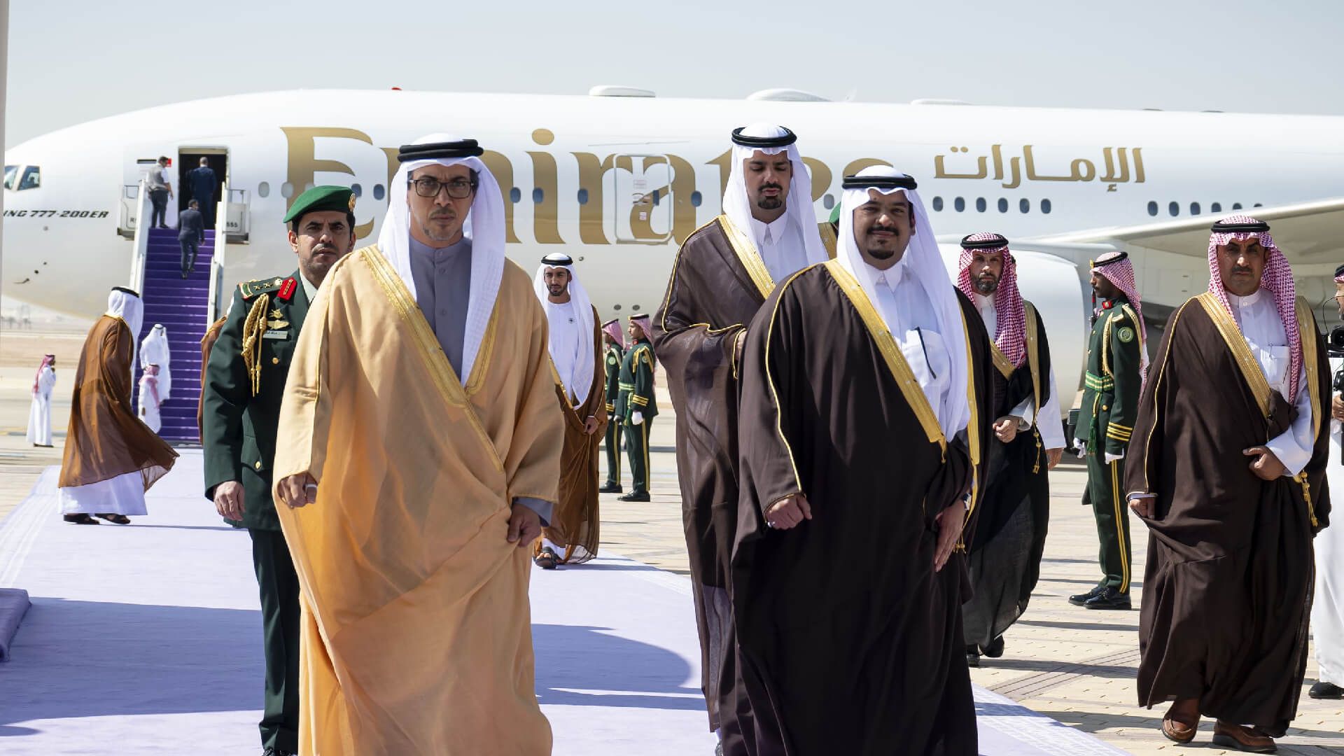 Mansour bin Zayed arrives in Riyadh to attend Extraordinary Arab and Islamic Summit